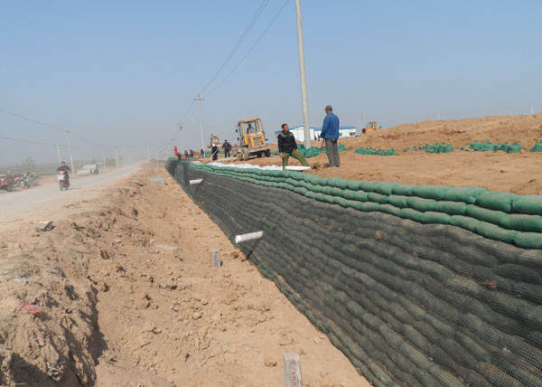 ���B(t��i)��